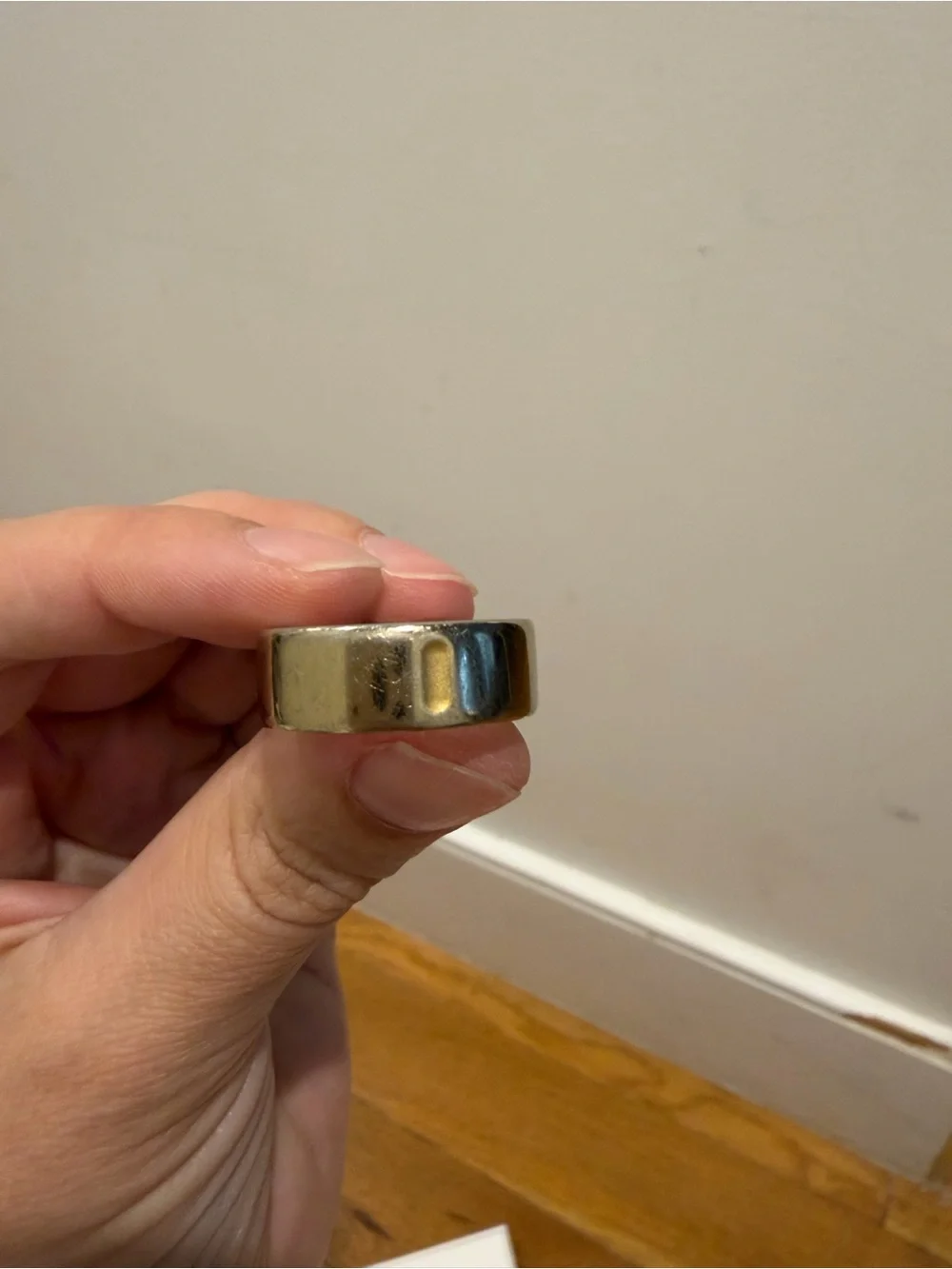 Oura Ring 4- Gold (size 7)